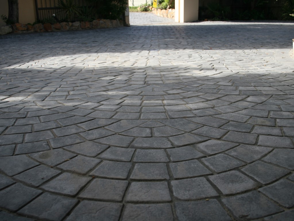 Block Paving VS Cobble Stone Driveways - WhoseView.Ie